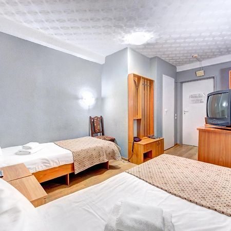 Hotel 7F เคียฟ ภายนอก รูปภาพ