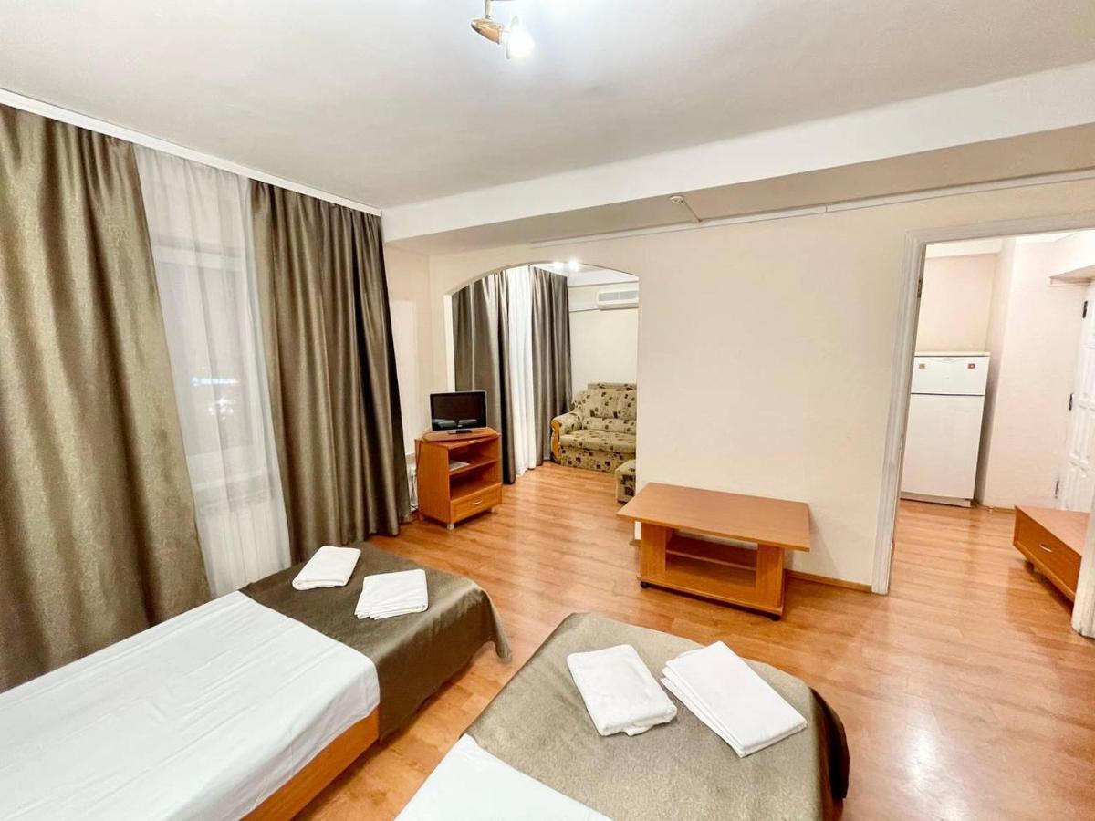 Hotel 7F เคียฟ ภายนอก รูปภาพ