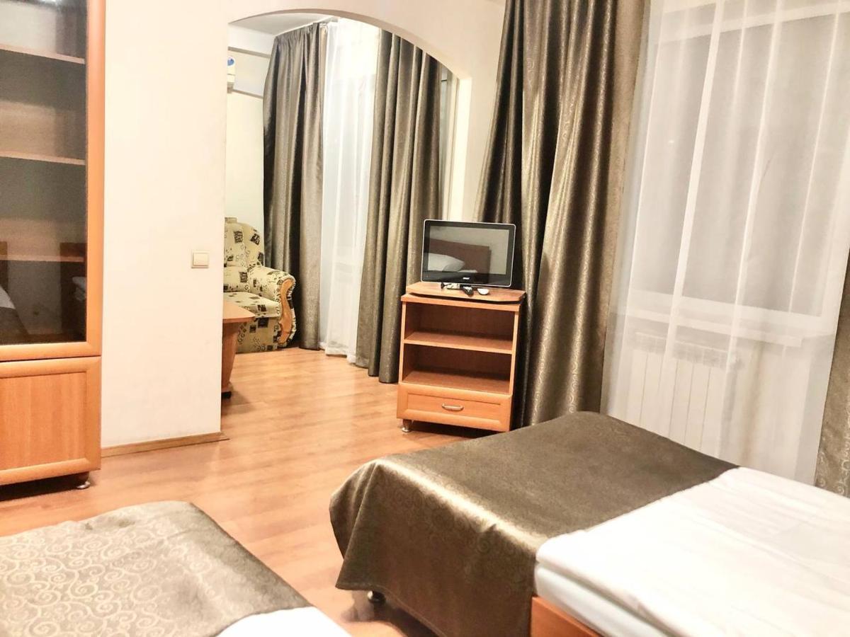 Hotel 7F เคียฟ ภายนอก รูปภาพ